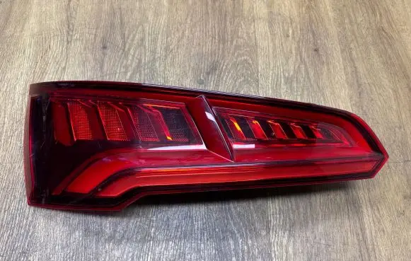 Audi Q5 SQ5 Tailgate rear/tail lights 80A945093