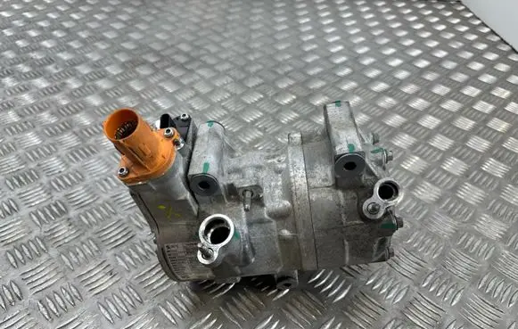 Opel Mokka X Air conditioning (A/C) compressor (pump) 9847929580