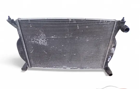 Audi A4 S4 B7 8E 8H Coolant radiator 8E0121251A
