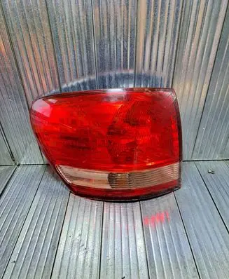 Toyota Avensis Verso Rear/tail lights