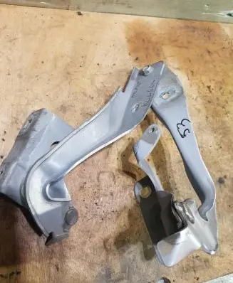 Renault Koleos I Engine bonnet/hood hinges