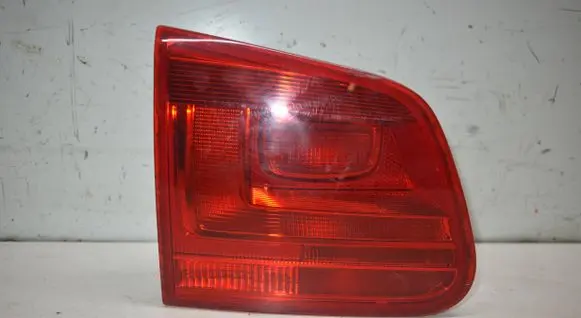 Volkswagen Tiguan Tailgate rear/tail lights 