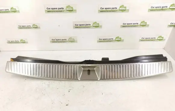 Mercedes-Benz C W204 Tailgate/boot lid lock trim 2046906541 2046900087