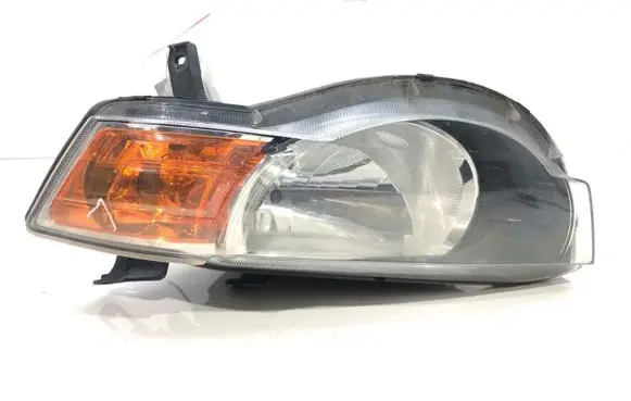 Mitsubishi Colt Headlight/headlamp 8301B179