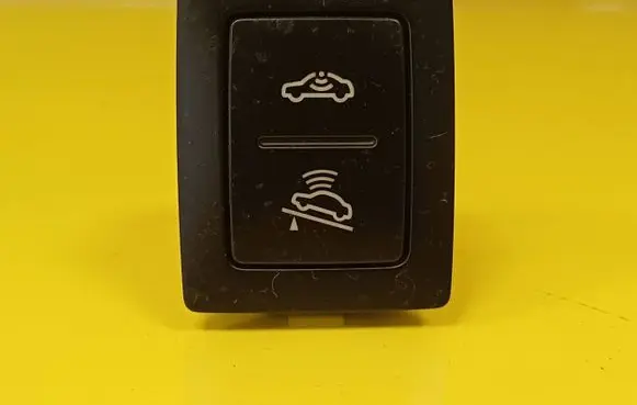 Volkswagen Touareg I Alarm switch 7L69598993X1