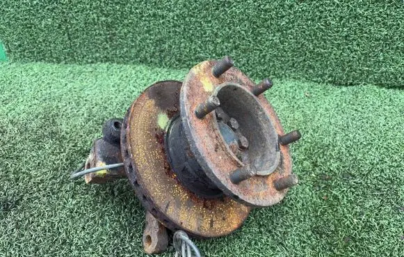 Iveco Daily 4th gen Front wheel hub spindle knuckle 504164802 504166117
