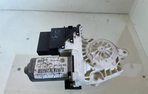 Seat Toledo III (5P) Rear door window regulator motor 5P0839402