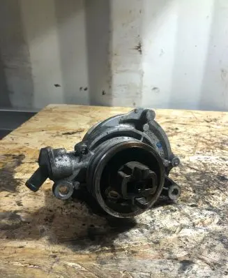 BMW 5 E60 E61 Vacuum pump 7791232