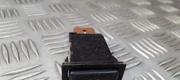 Toyota Avensis T220 Windscreen/window heater switch 153337