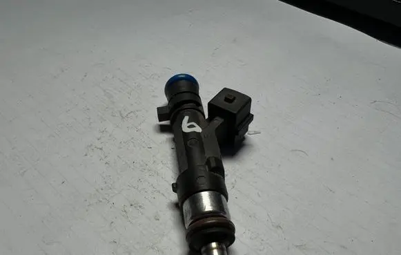 Dacia Sandero Fuel injector 8200227124 0280158034