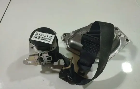 Ford Focus C-MAX Middle seatbelt (rear) 601597800