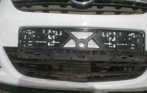 Opel Corsa D Front bumper lower grill 