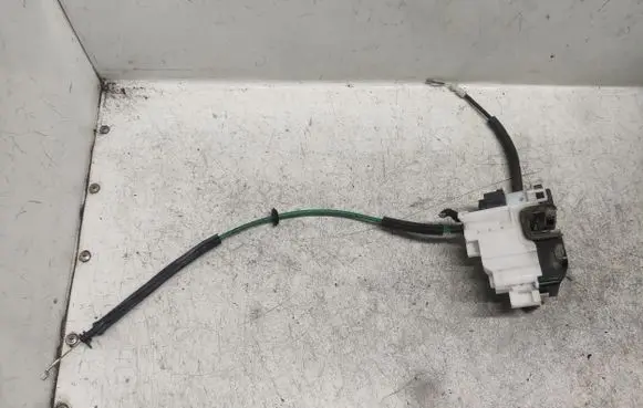 Alfa Romeo 159 Front door lock