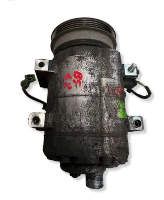 Volkswagen PASSAT B5.5 Air conditioning (A/C) compressor (pump) 8D0260805D