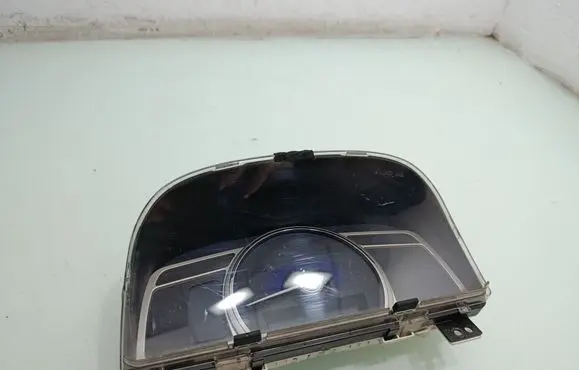Speedometer (instrument cluster)