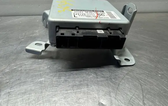 Toyota Yaris Power steering control unit/module 896500D352