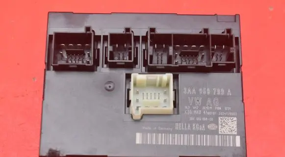 Volkswagen PASSAT CC Comfort/convenience module 3AA959799A
