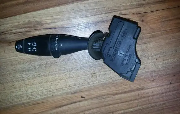 Ford Fiesta Wiper control stalk 1s7t17a553dd