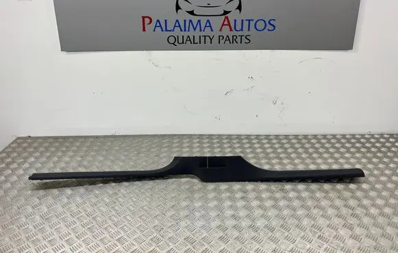 Front sill trim cover
