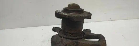 Volkswagen II LT Front wheel hub