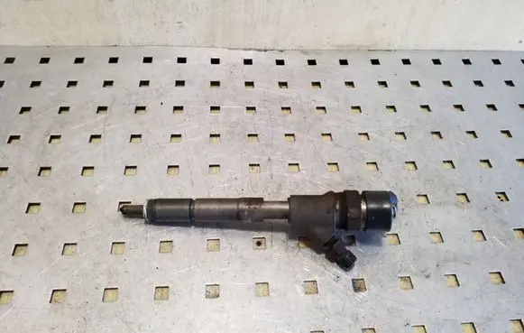 Toyota Corolla E120 E130 Fuel injector 0445110227 2367033040