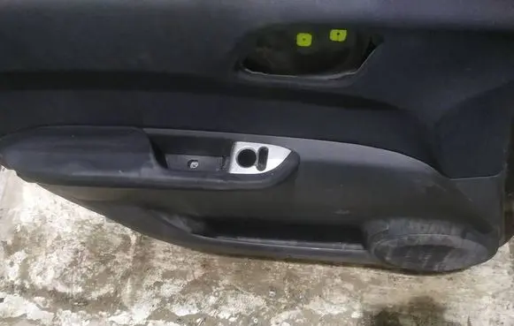 Honda FR-V Front door card panel trim