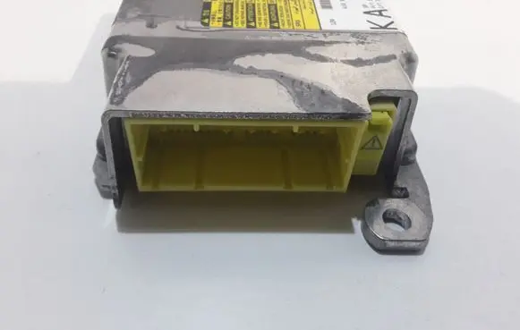 Toyota Avensis T270 Airbag control unit/module 8917005250 219122103