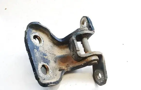 Ford Maverick Rear door lower hinge