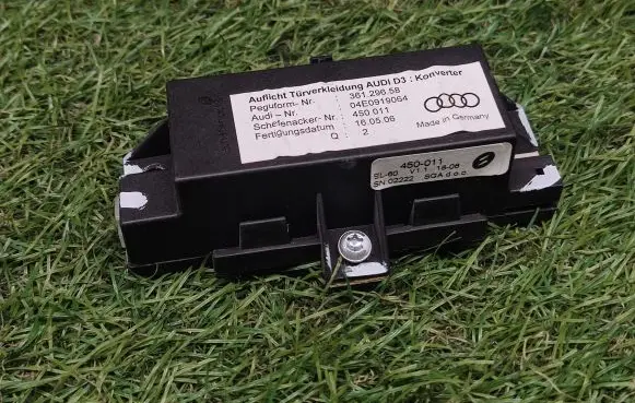Audi A8 S8 D3 4E Door control unit/module 04E091064