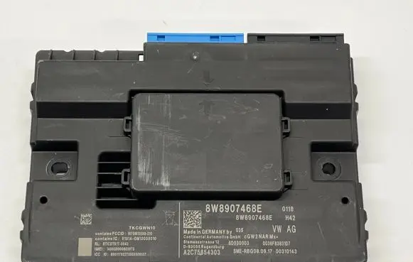 Audi A4 S4 B9 8W Gateway control module 8W8907468E 6D030003 0036F83831D7