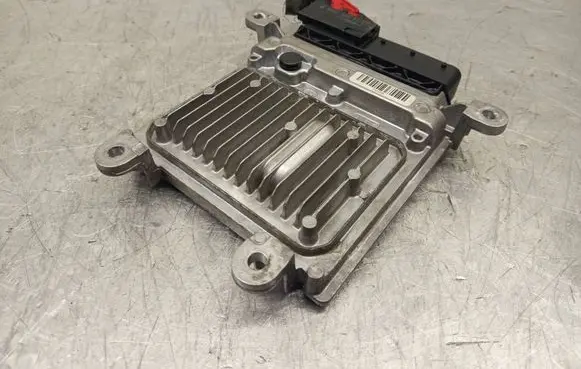 Mercedes-Benz C W204 Engine control unit/module A6511500126 R0414A008A 28208056
