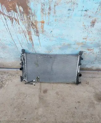 Opel Insignia A Coolant radiator S8113001 13241724