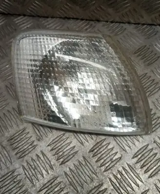 Volkswagen PASSAT B5 Front indicator light