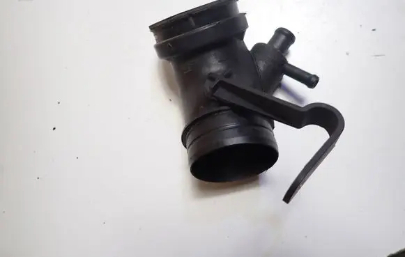 Audi A4 S4 B5 8D Air intake hose/pipe 058133356D
