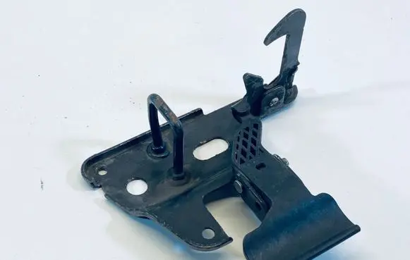 Audi A6 S6 C6 4F Engine bonnet/hood lock/latch loop/hook 4F0823480B
