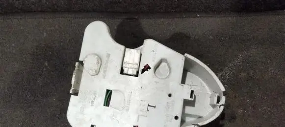 Nissan Sunny Tail light bulb cover holder 22063324