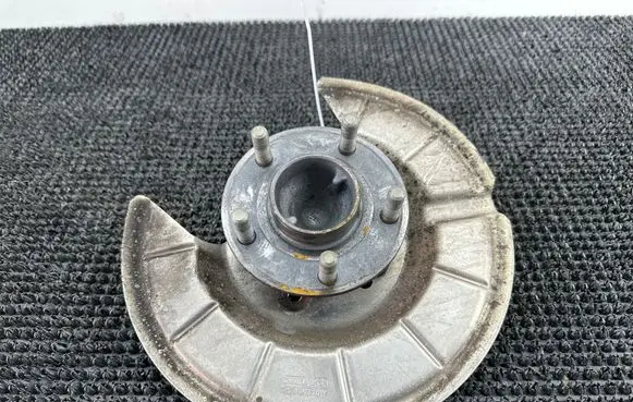 Ford Focus Rear wheel hub 