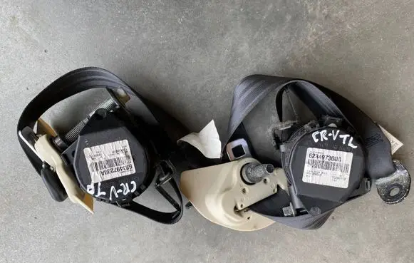 Honda CR-V Rear seatbelt 623497200A