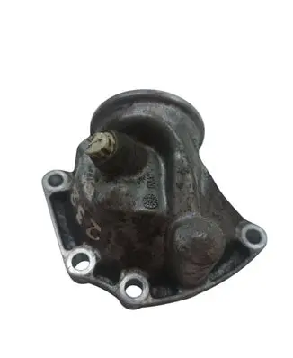 Oil filter mounting bracket