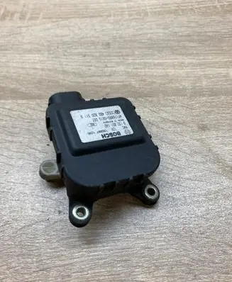 Audi A6 S6 C5 4B Air flap motor/actuator 4B2820511B 0132801140
