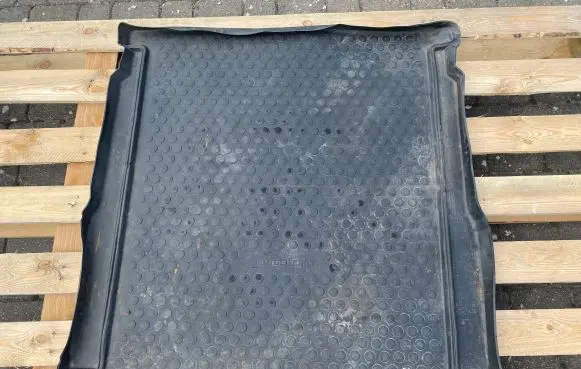 Volkswagen PASSAT B6 Rubber trunk/boot mat liner 
