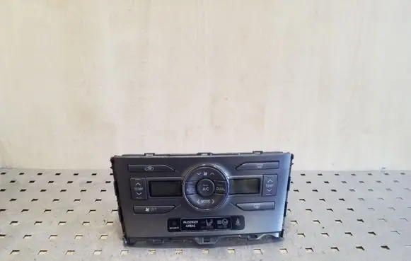 Toyota Auris 150 Climate control unit 5590002220B