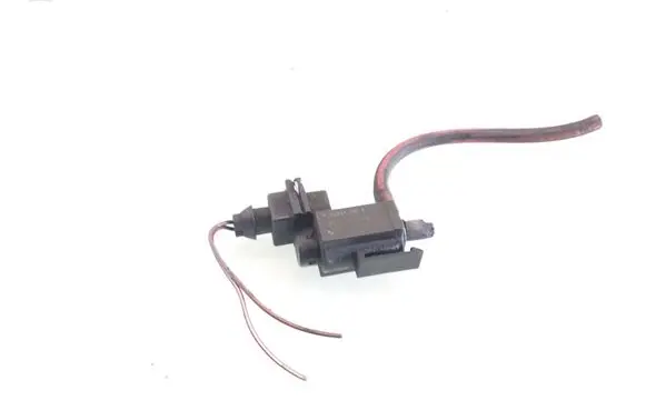 BMW 5 E39 Turbo solenoid valve 72234100