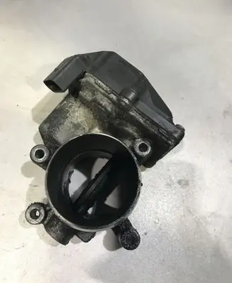Volkswagen PASSAT B6 Throttle valve 03L128063E