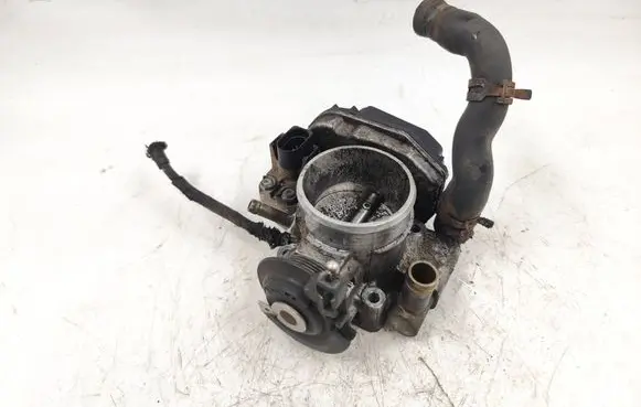 Audi A4 S4 B5 8D Throttle valve