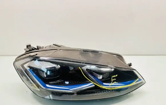 Volkswagen Golf VII Headlight/headlamp 5G1941082B 8891UM7000067FR 1ZX01306666