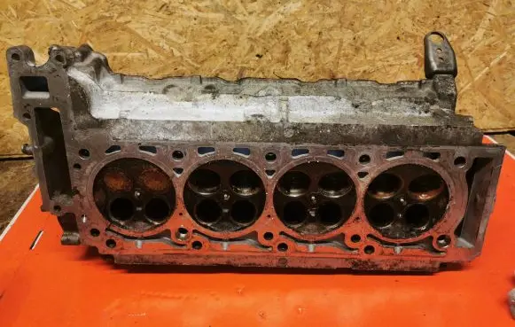 Mercedes-Benz GL X164 Engine head R2730162901