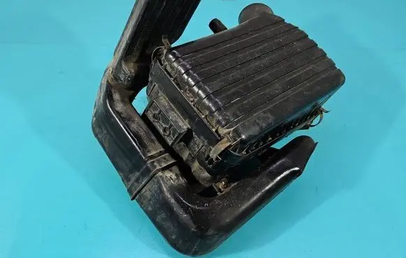 Opel Monterey Air filter box 8-97035302-0 IMPRK1509140