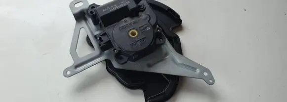 Lexus RX 330 - 350 - 400H A/C air flow flap actuator/motor 