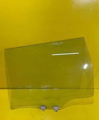 Rear door window glass